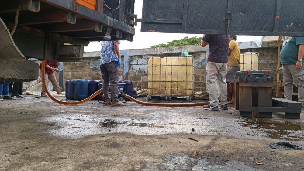 Polisi Bongkar 2 Lokasi Penimbunan Solar 1.260 Liter di Lamsel!