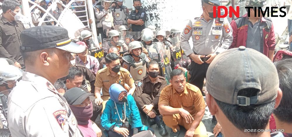 Pagar DPRD NTB Rusak Akibat Demo, Kerugian Mencapai Rp100 Juta