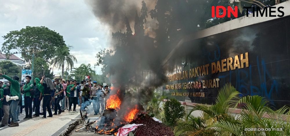 Pagar DPRD NTB Rusak Akibat Demo, Kerugian Mencapai Rp100 Juta