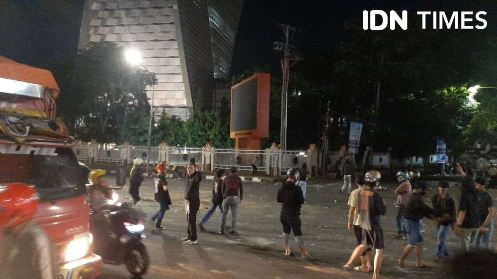 Demo BBM di Makassar Ricuh, Polisi Tangkap 8 Orang
