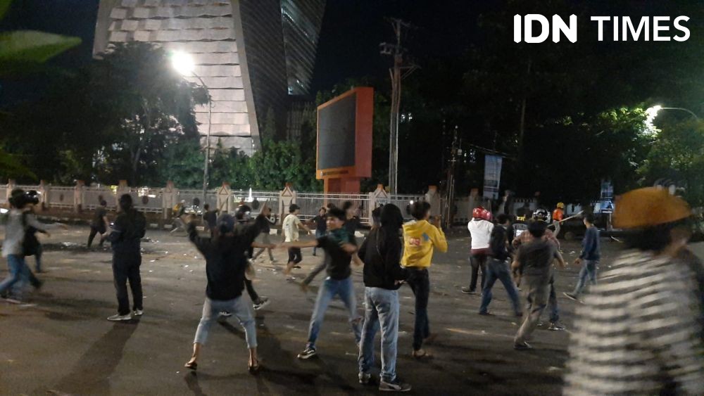 Demo BBM di Makassar, Demonstran Dibubarkan Paksa Massa Bawa Panah 