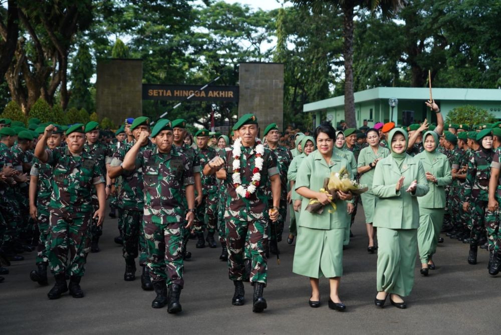 Mayjen TNI Totok Resmi jadi Pangdam XIV Hasanuddin, Disambut Angngaru