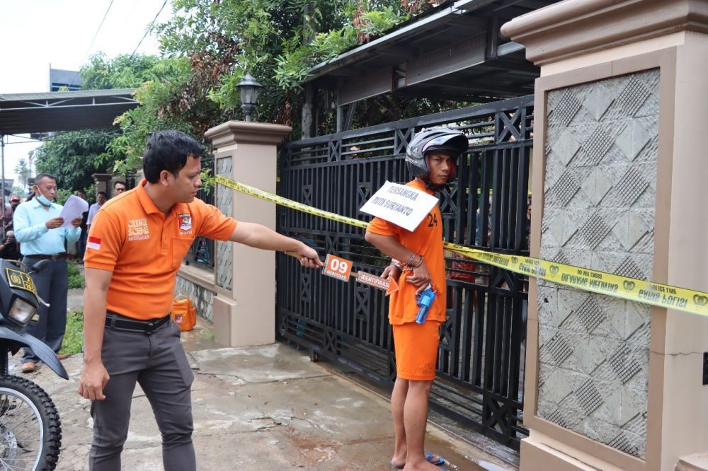 Rekonstruksi Polisi Tembak Polisi di Lampung, Fakta Baru Terungkap!