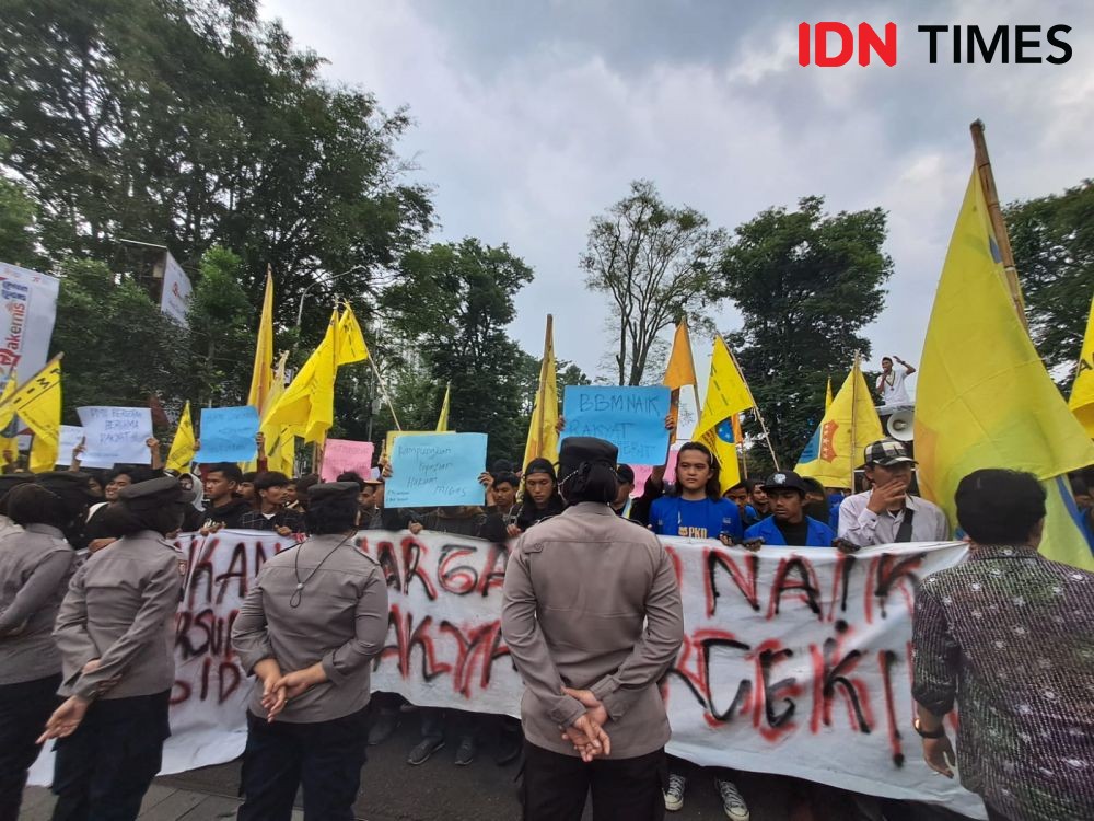 Demo Kenaikan Harga BBM Subsidi, PMII Jabar Sampaikan Lima Tuntutan