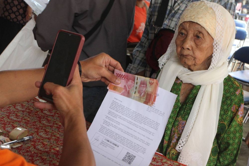 Kantor Pos Bagikan BLT ke 141 Ribu Keluarga di Sulawesi Utara