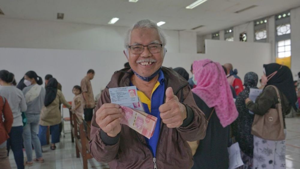 PT Pos Salurkan BLT BBM ke 76.497 Keluarga Penerima Manfaat di Bandung