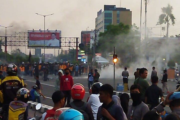 Lima Hari Berturut-turut Mahasiswa Makassar Demo Tolak BBM