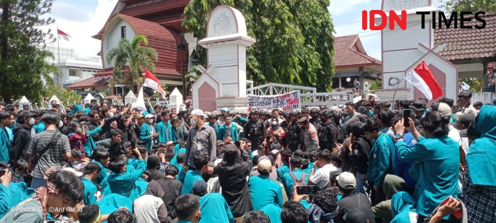 Demo Membawa Belati, Mahasiswa di Mataram Terancam 10 Tahun Penjara 