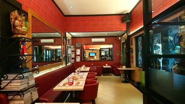 10 Tempat Makan Keluarga Di Jakarta Pusat, Seru Buat Ngumpul