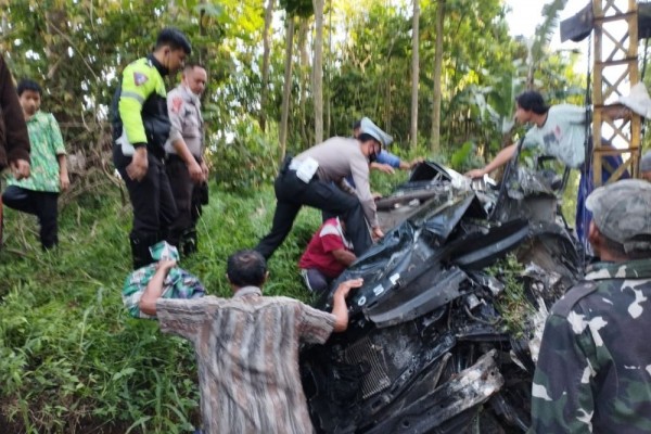 Kecelakaan Maut Kereta Api Vs Pajero di Pesawaran, 2 Meninggal