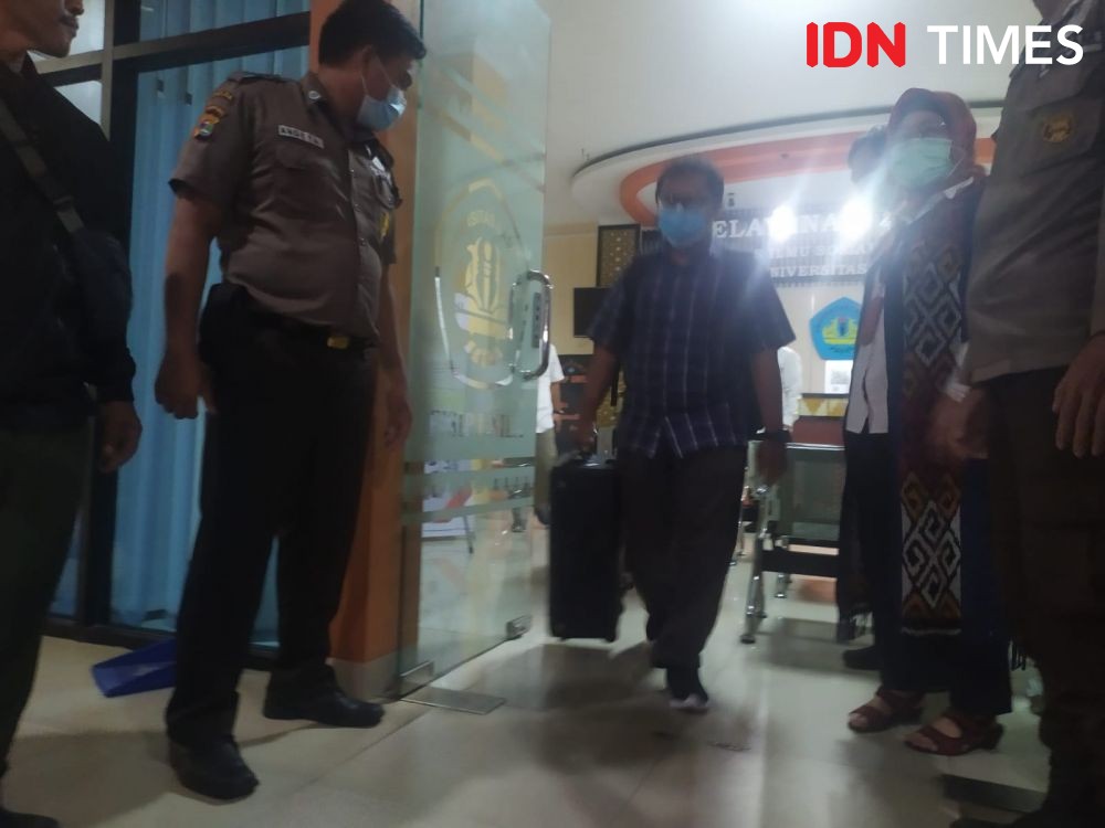 KPK Periksa 8 Pejabat Unila di Polda Lampung