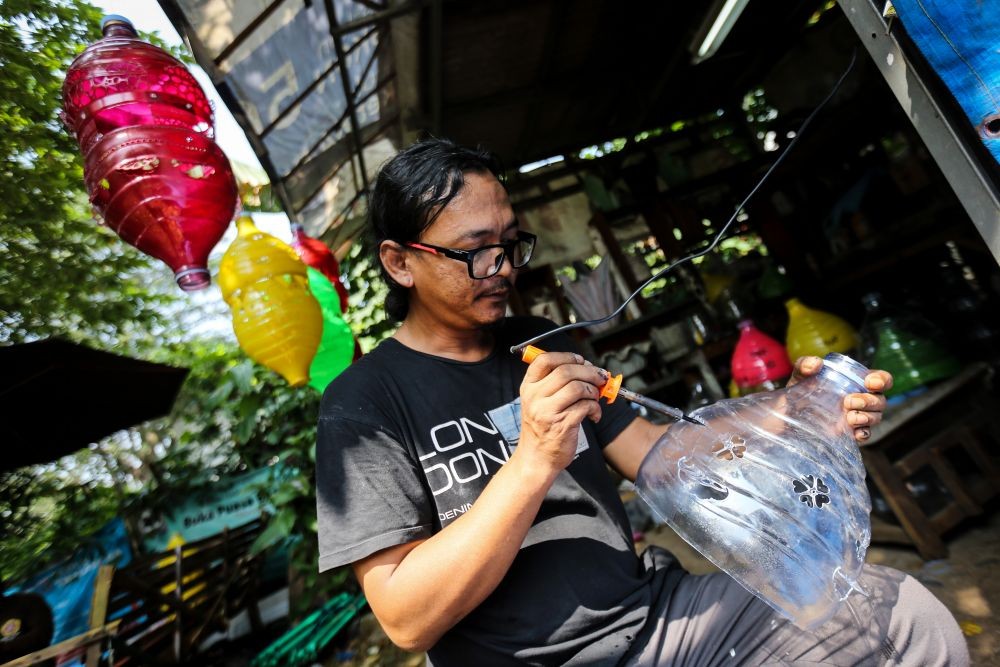 Bahan Baku Sampah Plastik PET yang Masih Kurang di Indonesia