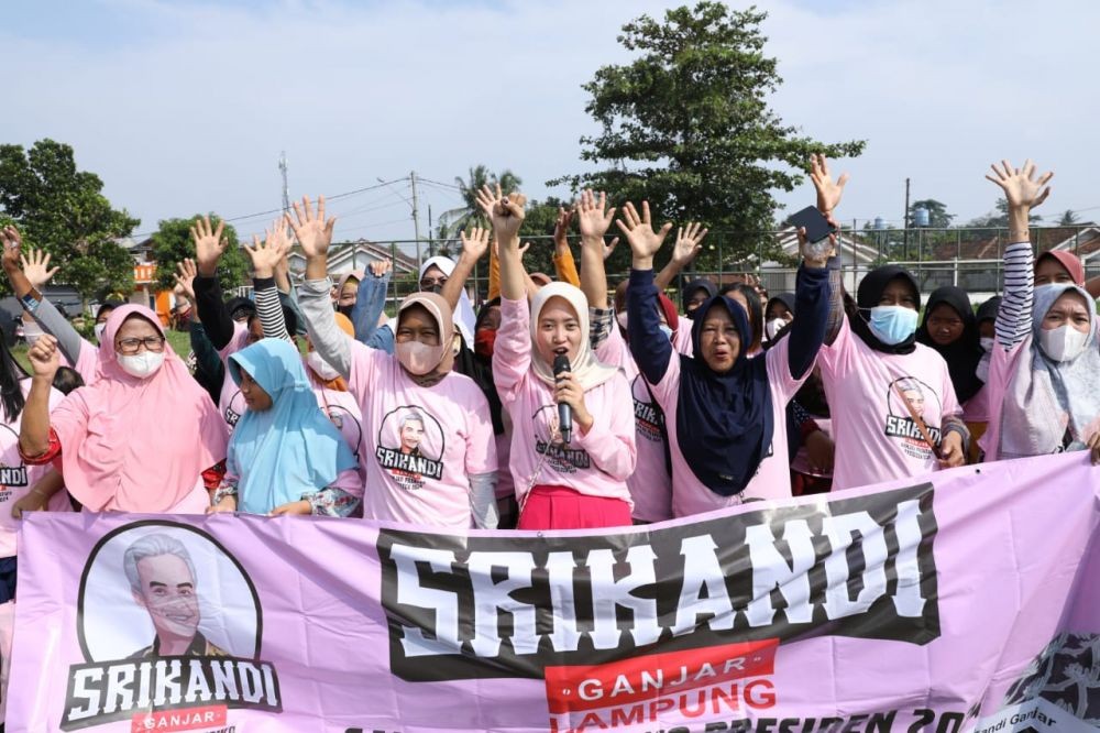 Relawan Srikandi Ganjar Lampung Bagi 600 Paket Sembako dan BBM
