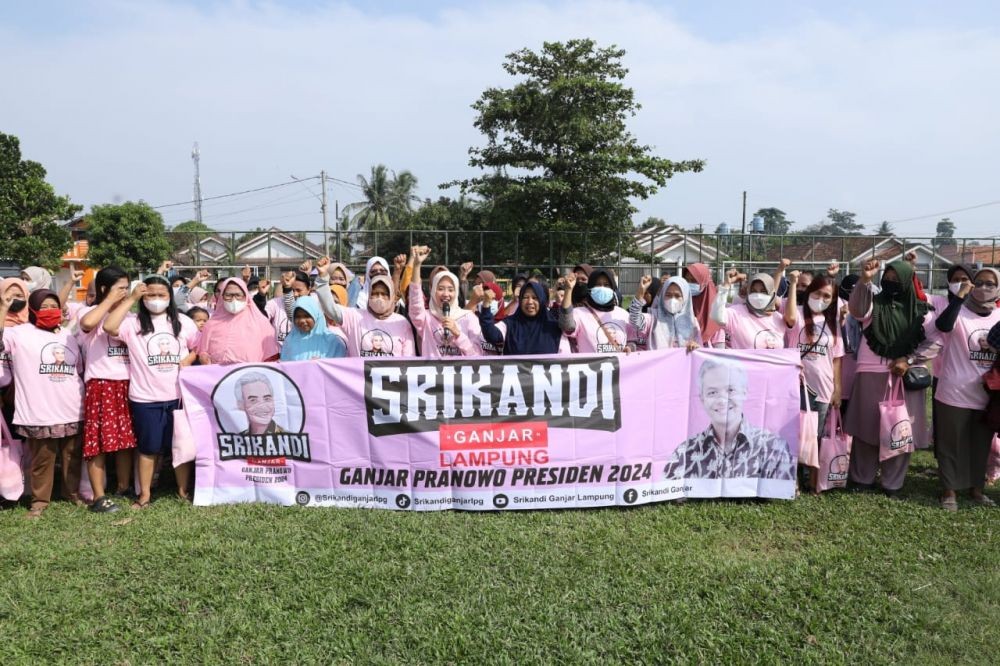Relawan Srikandi Ganjar Lampung Bagi 600 Paket Sembako dan BBM