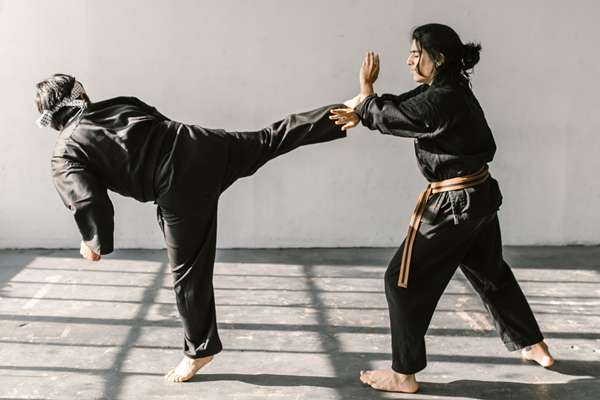 5 Teknik Tendangan Dalam Pencak Silat Yang Harus Dikuasai