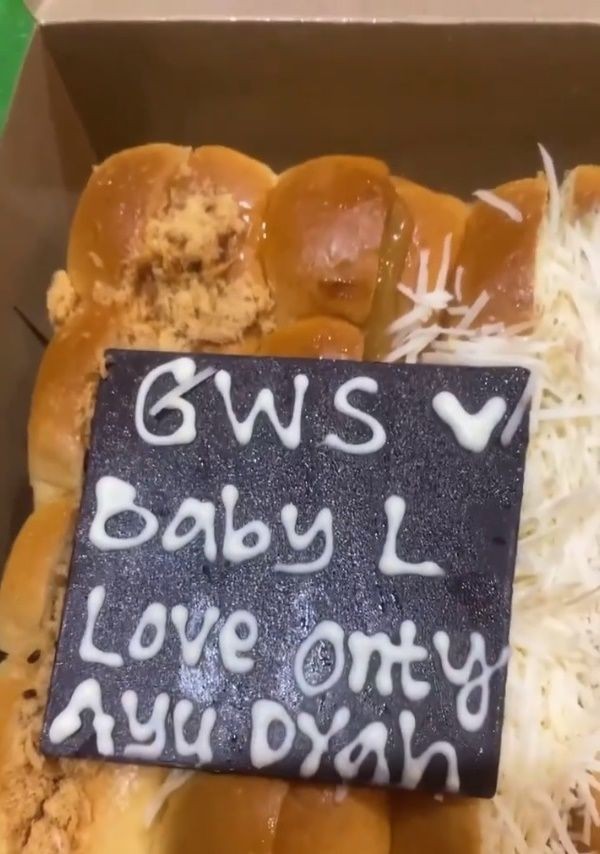 Baby Leslar dirawat di rumah sakit (instagram.com/lestykejora)