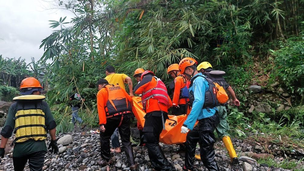 Tinggal Dekat Sungai, Mbah Susi Tertimbun Longsor 10 Meter di Banyumas