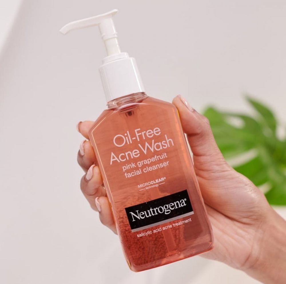 15 Rekomendasi Face Wash untuk Kulit Kombinasi, Siap Glowing