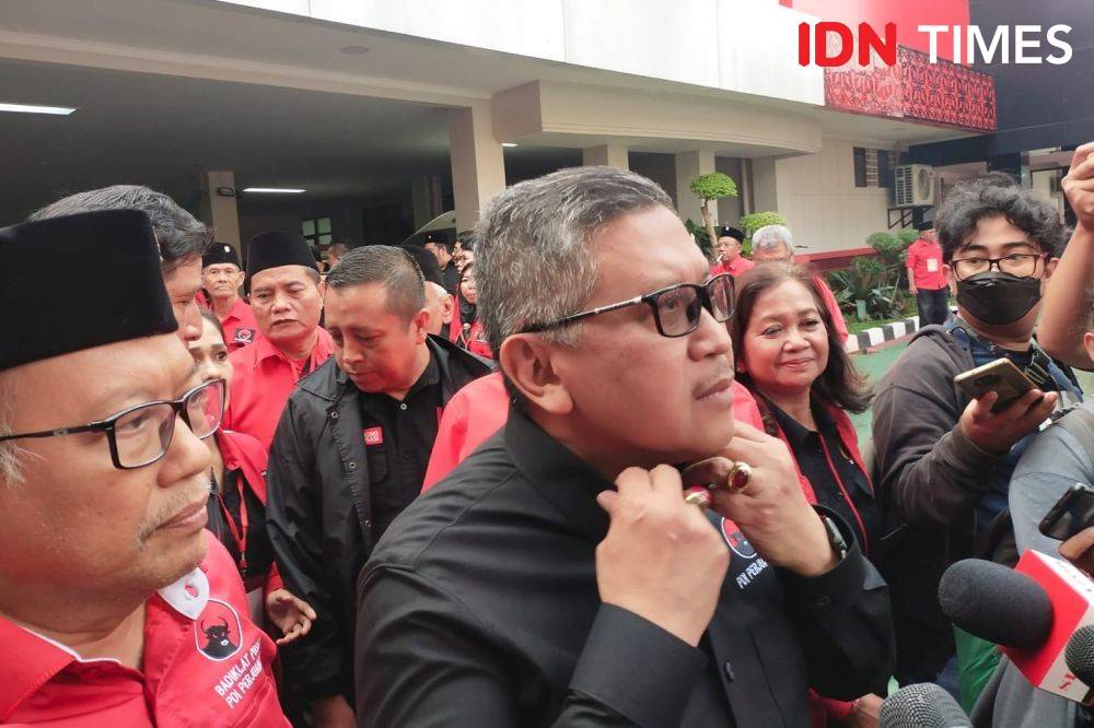 Denny Indrayana Minta DPR Mulai Proses Pemakzulan Jokowi