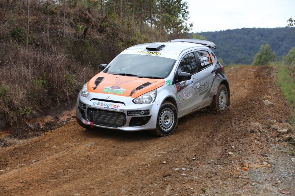 Sean Gelael Jadi yang Tercepat di Shakedown APRC Danau Toba