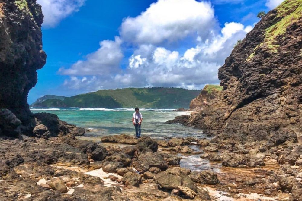 13 Wisata Pantai Indah dan Bukit Cantik di Pulau Lombok, Bikin Betah!