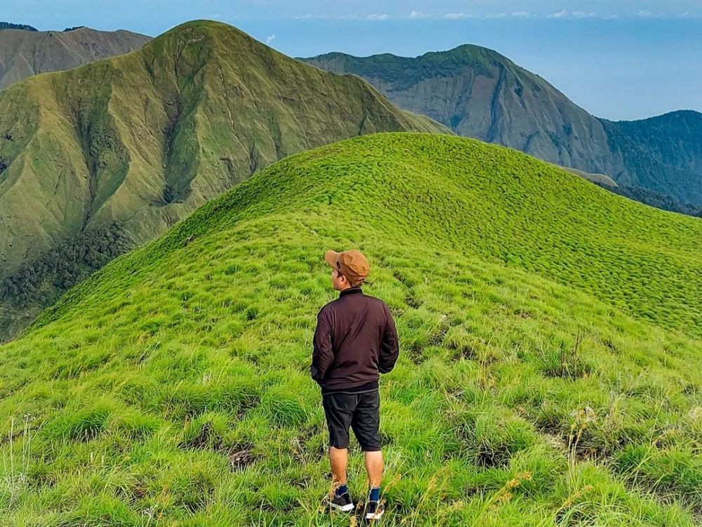 13 Wisata Pantai Indah dan Bukit Cantik di Pulau Lombok, Bikin Betah!