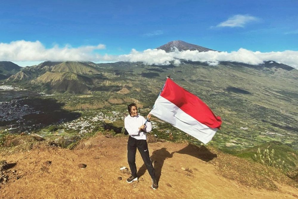 13 Wisata Pantai Indah dan Bukit Cantik di Pulau Lombok, Bikin Betah!