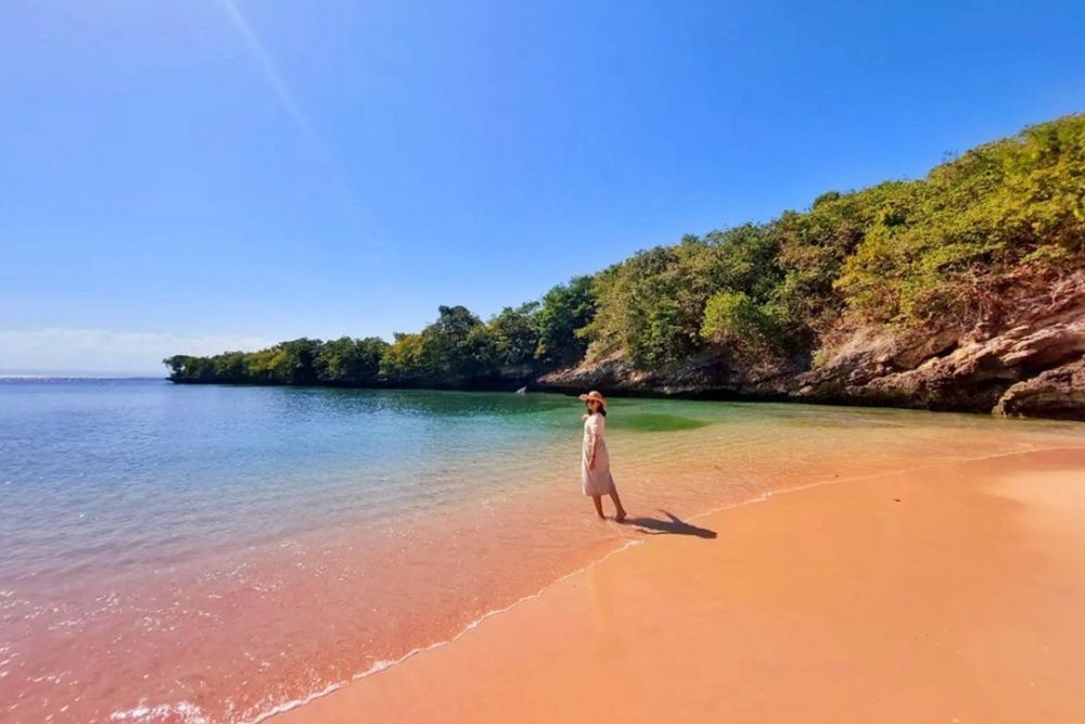 13 Wisata Pantai Indah dan Bukit Cantik di Pulau Lombok, Bikin Betah!