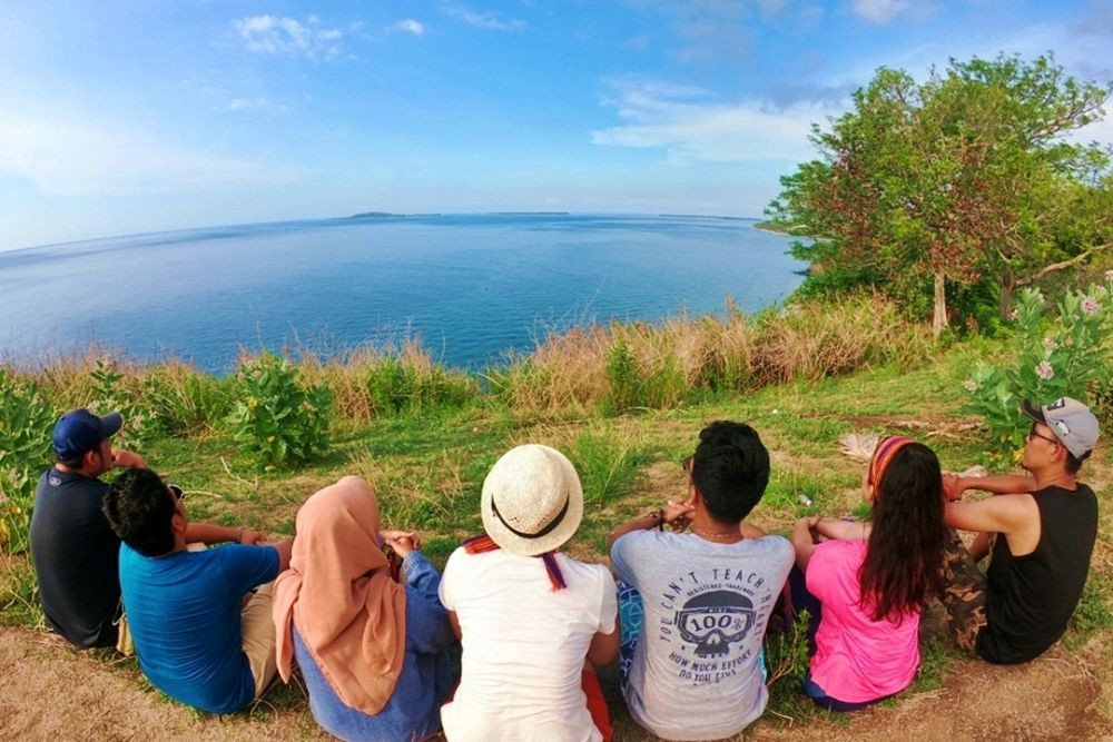 13 Wisata Pantai Indah dan Bukit Cantik di Pulau Lombok, Bikin Betah!