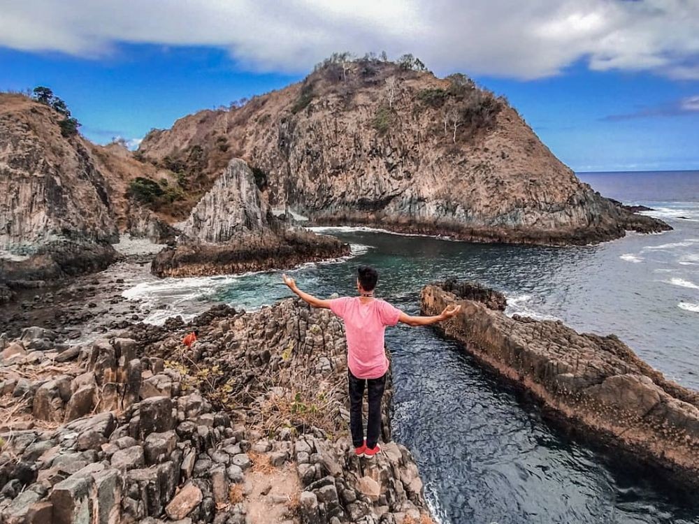 13 Wisata Pantai Indah dan Bukit Cantik di Pulau Lombok, Bikin Betah!