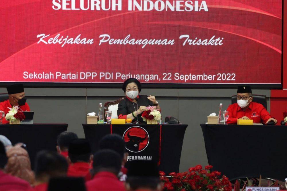 Megawati Beri 7 Perintah Ke Kader Di Penutupan Rakernas III