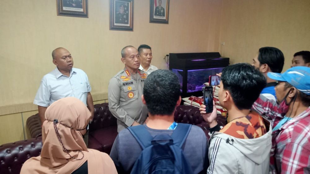 Polisi Incar Penyewa Gudang Solar Ilegal yang Terbakar di Palembang