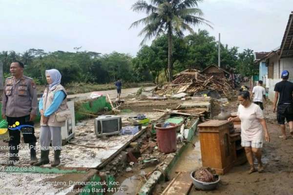 17 Desa Di 5 Kecamatan Garut Terdampak Banjir Dan Longsor