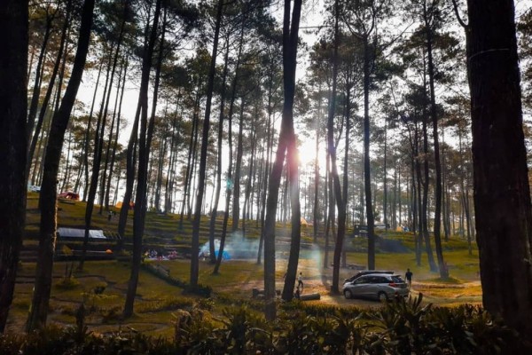 6 Tempat Camping yang Seru di Bandung untuk Refreshing Akhir Pekan