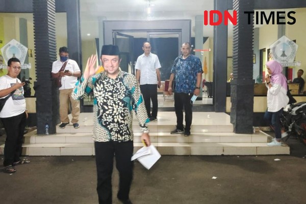 Walau Damai, Golkar Tetap Sanksi Pimpinan DPRD yang Injak Sopir Truk