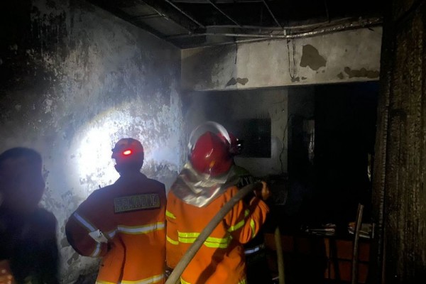 Kebakaran di Bandar Lampung Hanguskan Rumah dan Motor Warga