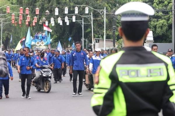 Buruh Purwakarta Turun Ke Jalan Tuntut UMK Naik 24 Persen