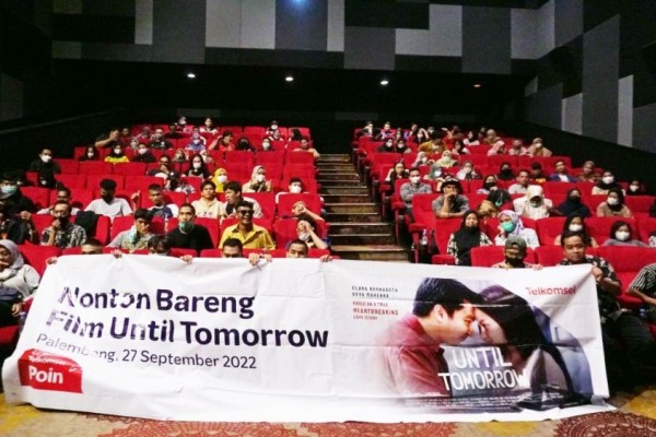 Pelanggan Telkomsel di 3 Kota Sumatra Nobar Film Until Tomorrow