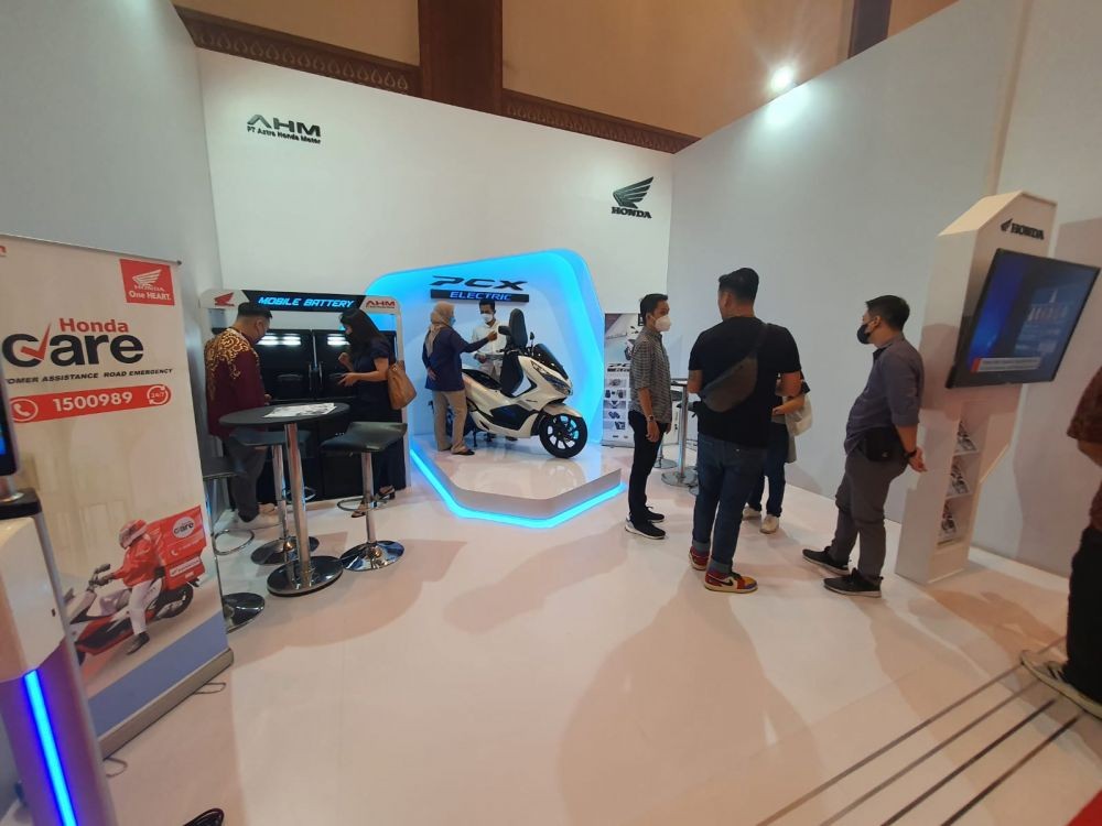 Honda Buktikan Komitmen Elektrifikasi di Indonesia Electric Motor Show