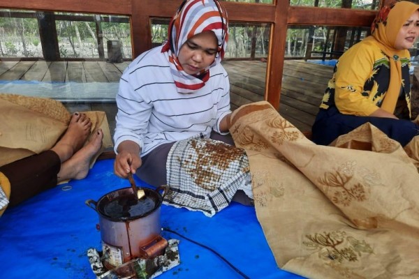 Cara Inalum Berdayakan Batik Mangrove di Batubara