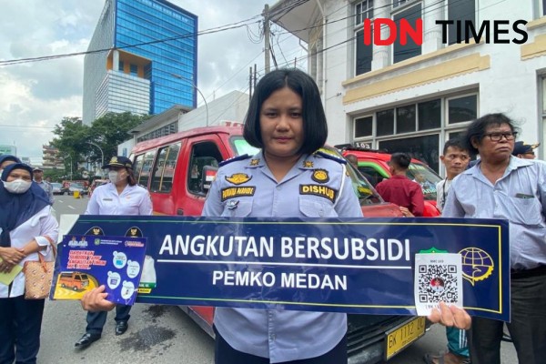 Naik Angkot dengan Barcode di Medan, Penumpang Dapat Diskon Rp1.500