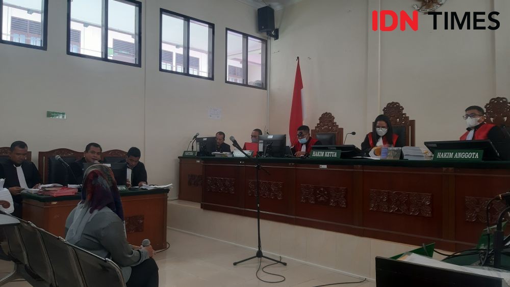 Momen Jaksa Tertawakan Ketua DPRD Langkat hingga Ditegur Hakim 