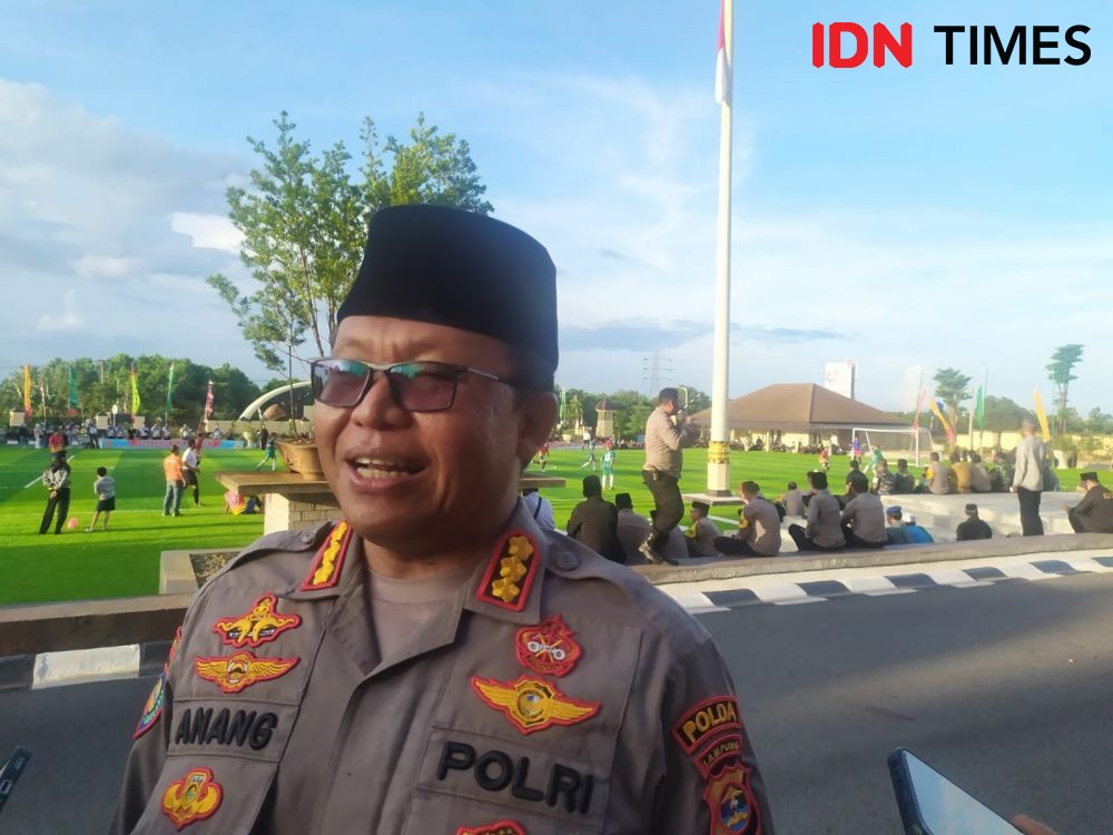 Tragedi Kanjuruhan, TNI-Polri Lampung Gelar Doa Bersama di Lapangan