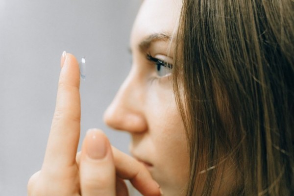 Studi: Pakai Soft Lens Tingkatkan Risiko Infeksi Mata Akut