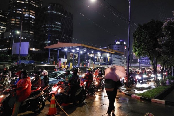 Hujan Deras Guyur DKI Jakarta, Belasan RT Terendam Banjir