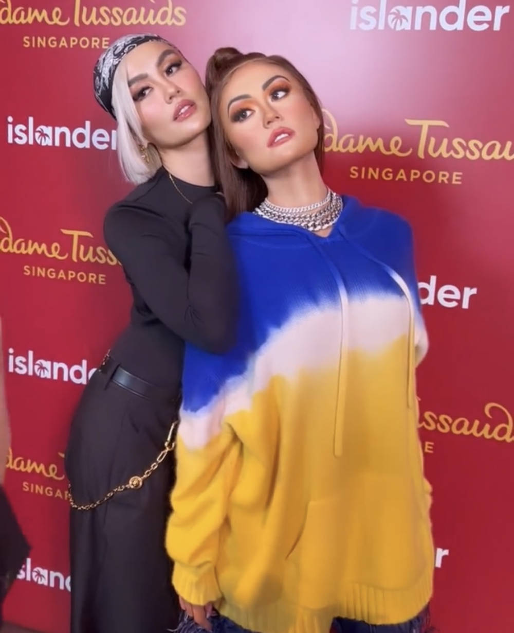 10 Momen Agnez Mo Ketemu 'Kembarannya' Di Madame Tussauds