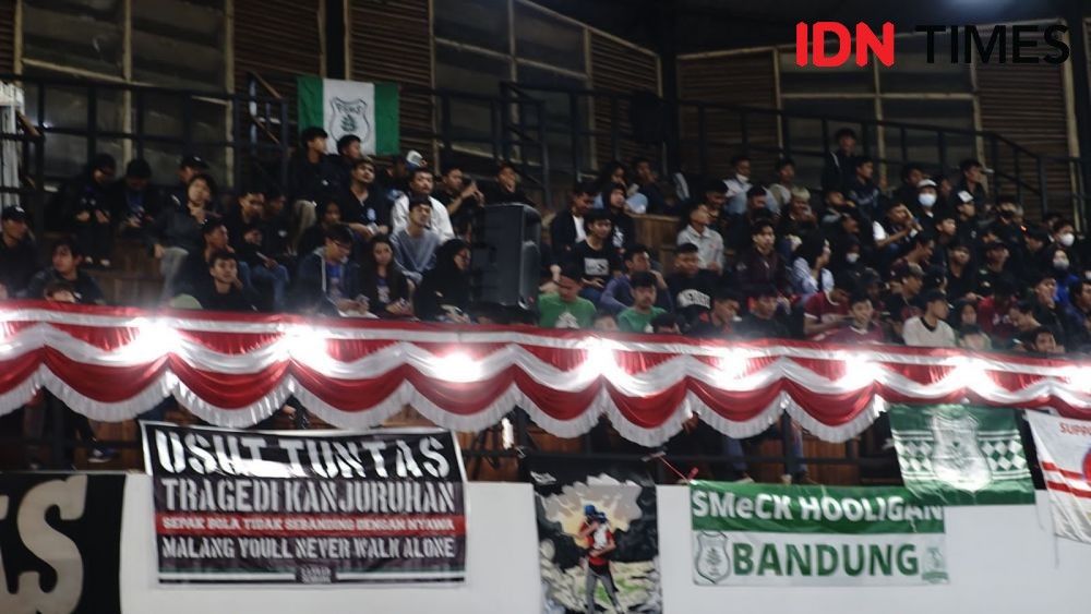 Doakan Korban di Kanjuruhan, Suporter se-Indonesia Kumpul di Bandung