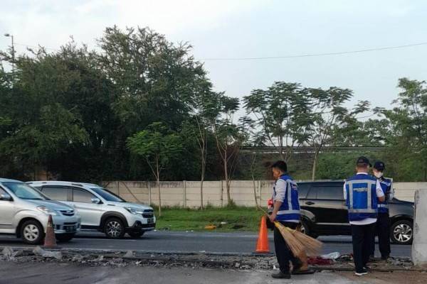 Bus Pariwasata Laka Maut Di Tol Kejapanan,