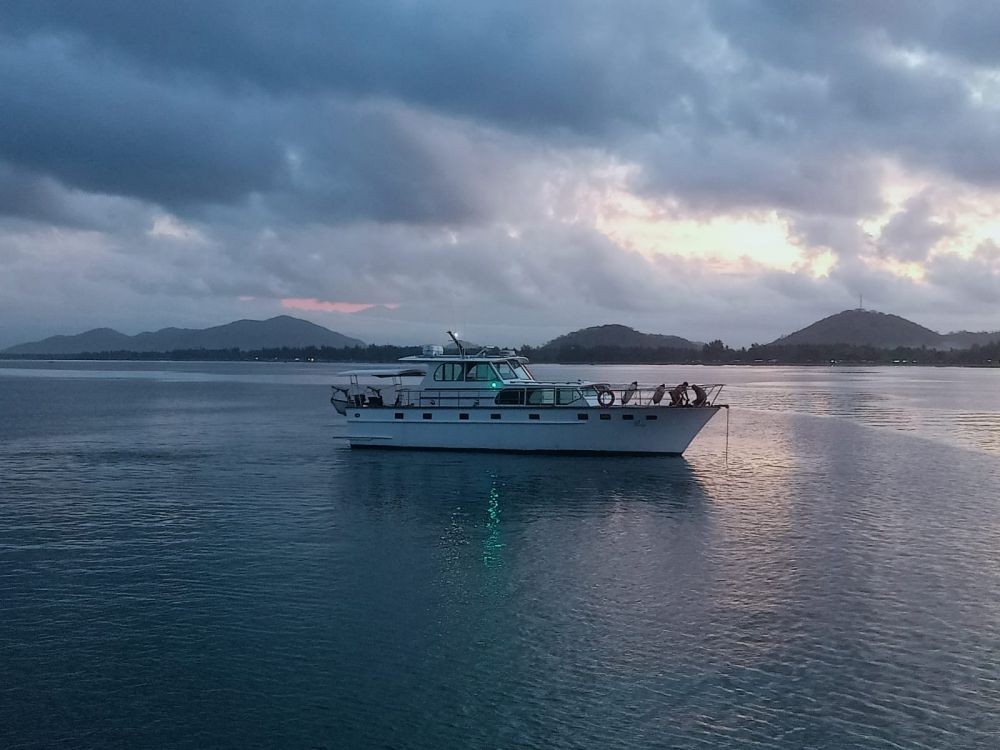 Yacht Berbendera Australia Mati Mesin di Selat Lombok
