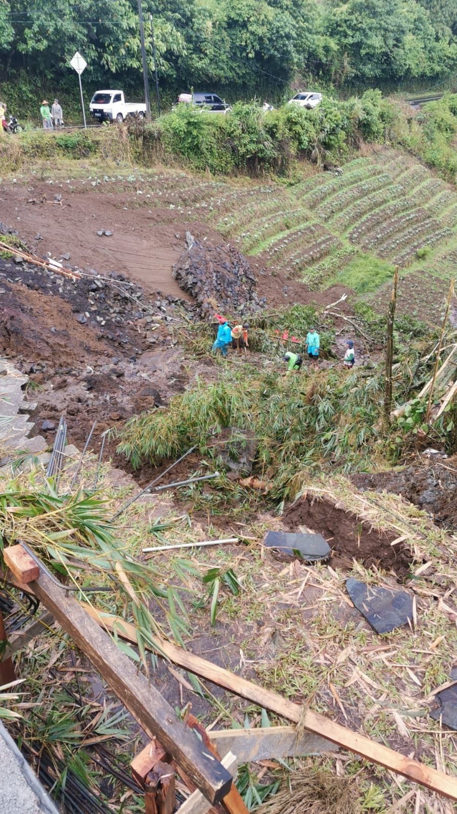 Seorang Nenek di Tomohon Sulut Tertimbun Longsor usai Berkebun